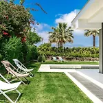 All About Villa Gladiolo